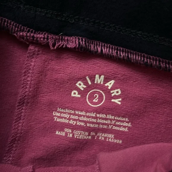 Primary lightweight short with rainbow trim size 2 - Picture 2 of 3